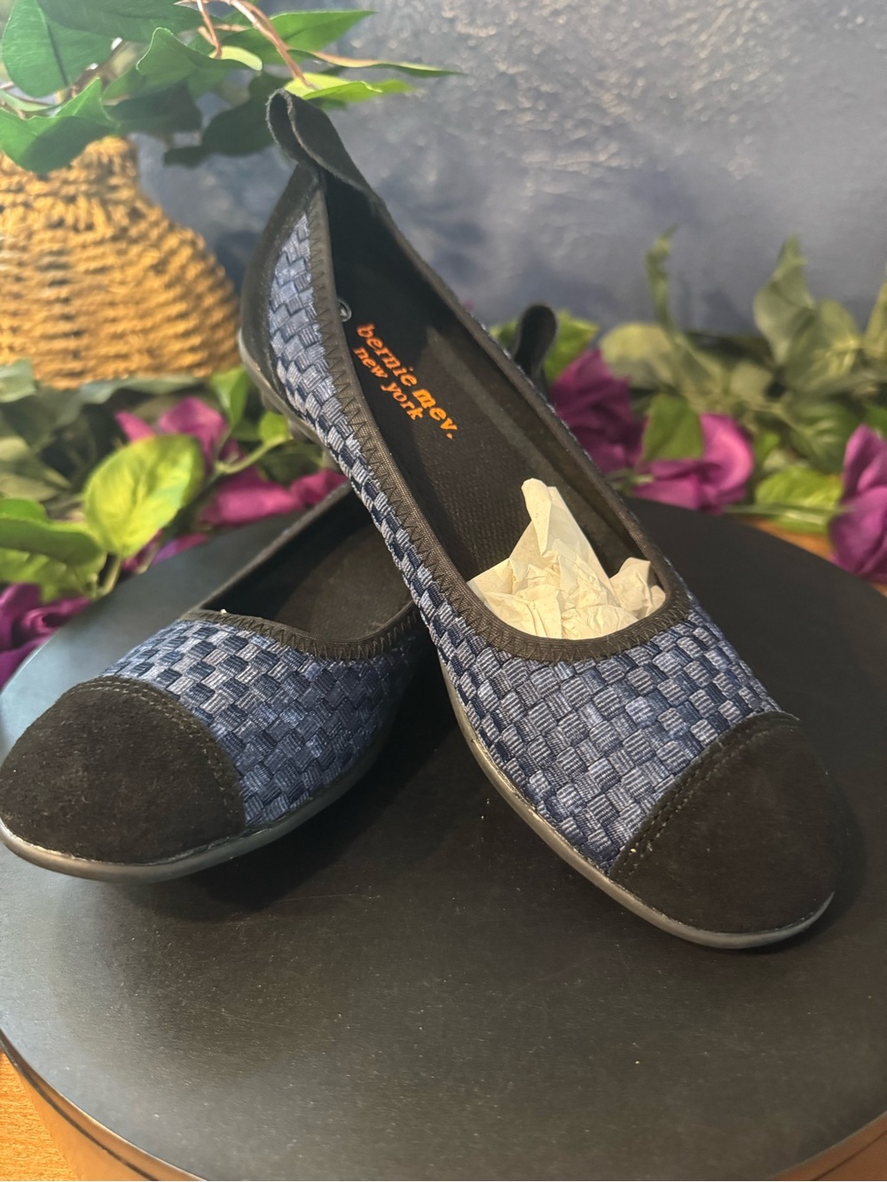 NIB bernie mev. Bella Me Blue Flats Size 6-6.5 EU 37